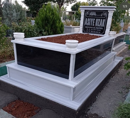 Karacadağ Mezarcılık, kaliteli mermer ve granit mezar imalatında güvenilir adresinizdir. Estetik tasarım, dayanıklı malzeme ve uzman işçilikle sevdiklerinize kalıcı, saygılı ve zarif anıt mezarlar sunuyoruz.